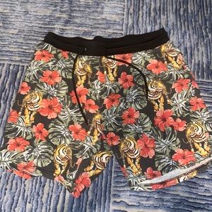 Shorts with flower pattern